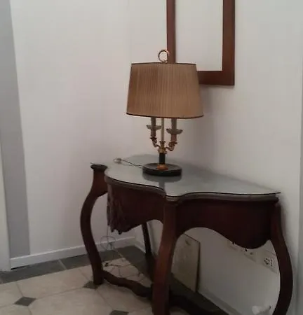 לינה וארוחת בוקר Fiorita 3*