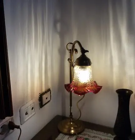 לינה וארוחת בוקר Fiorita מונפלקונה