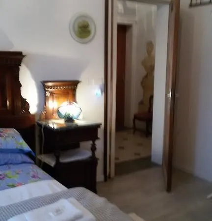 לינה וארוחת בוקר Fiorita