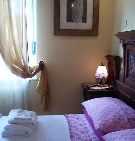 לינה וארוחת בוקר Fiorita