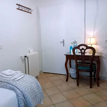 Fiorita לינה וארוחת בוקר 3*