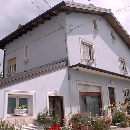 לינה וארוחת בוקר Fiorita